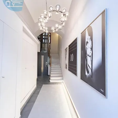 公寓 Piazza Della Borsa 3c Tirabora Short Rent 的里雅斯特