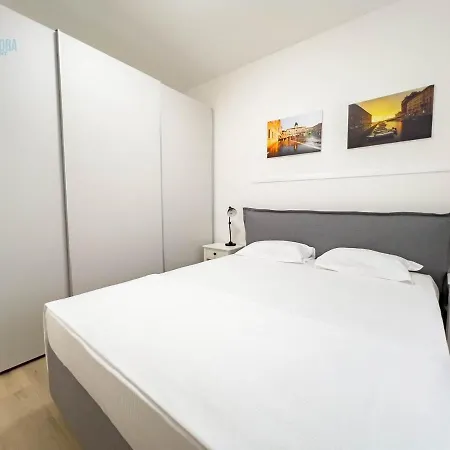Piazza Della Borsa 3c Tirabora Short Rent Appartement Triëst